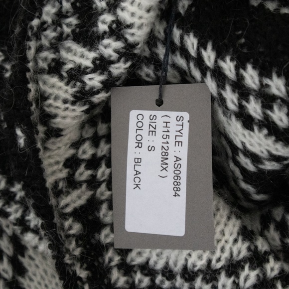 Elsamanda Oversized Sweater with Cowl Neck - Picture 7 of 7